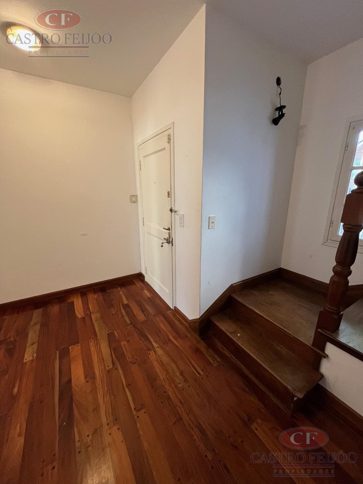 6-Room House for Sale with Garden and Pool. Olivos – Residential Area