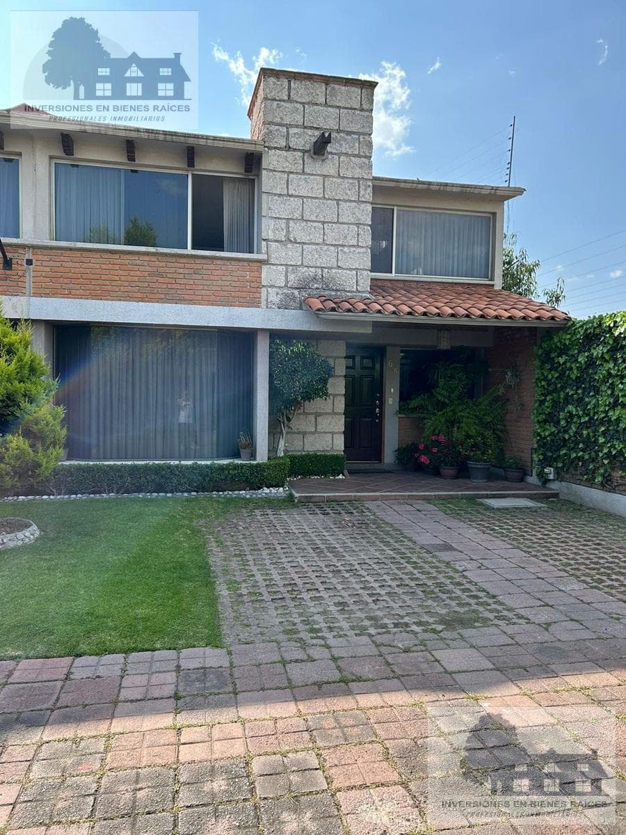 House for Sale in the La Gavia Residential Community, Very Close to Av. Las Torres