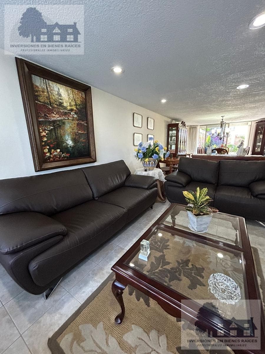 House for Sale in the La Gavia Residential Community, Very Close to Av. Las Torres