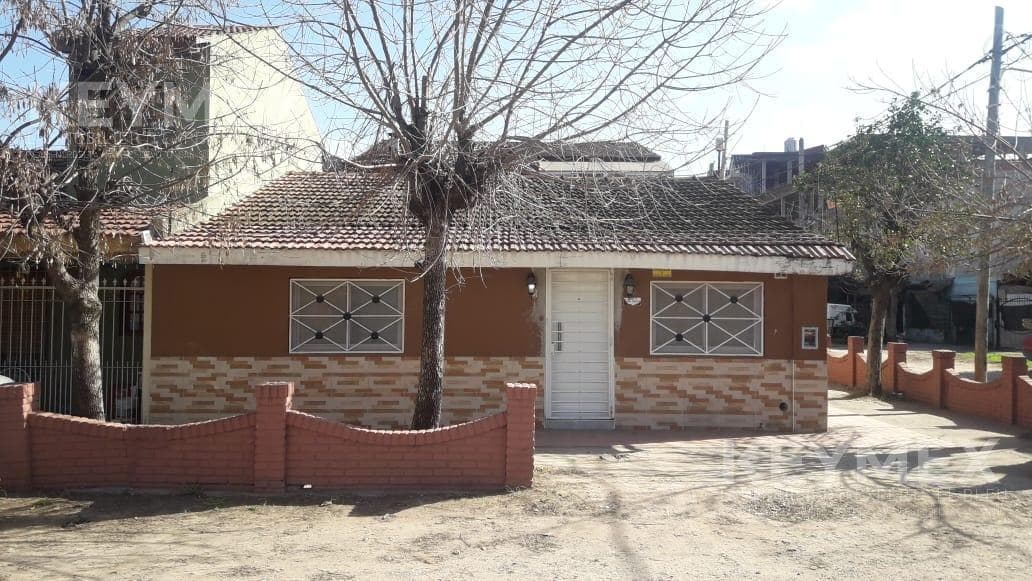 3 HOUSES FOR SALE IN A COMPLEX IN VILLA CELINA, SIGLO XXI NEIGHBORHOOD