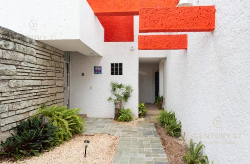 4-Bedroom House for Sale in Cancún | Near Puerto Cancún and the Hotel Zone | C3915