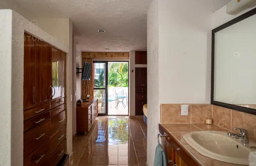 4-Bedroom House for Sale in Cancún | Near Puerto Cancún and the Hotel Zone | C3915