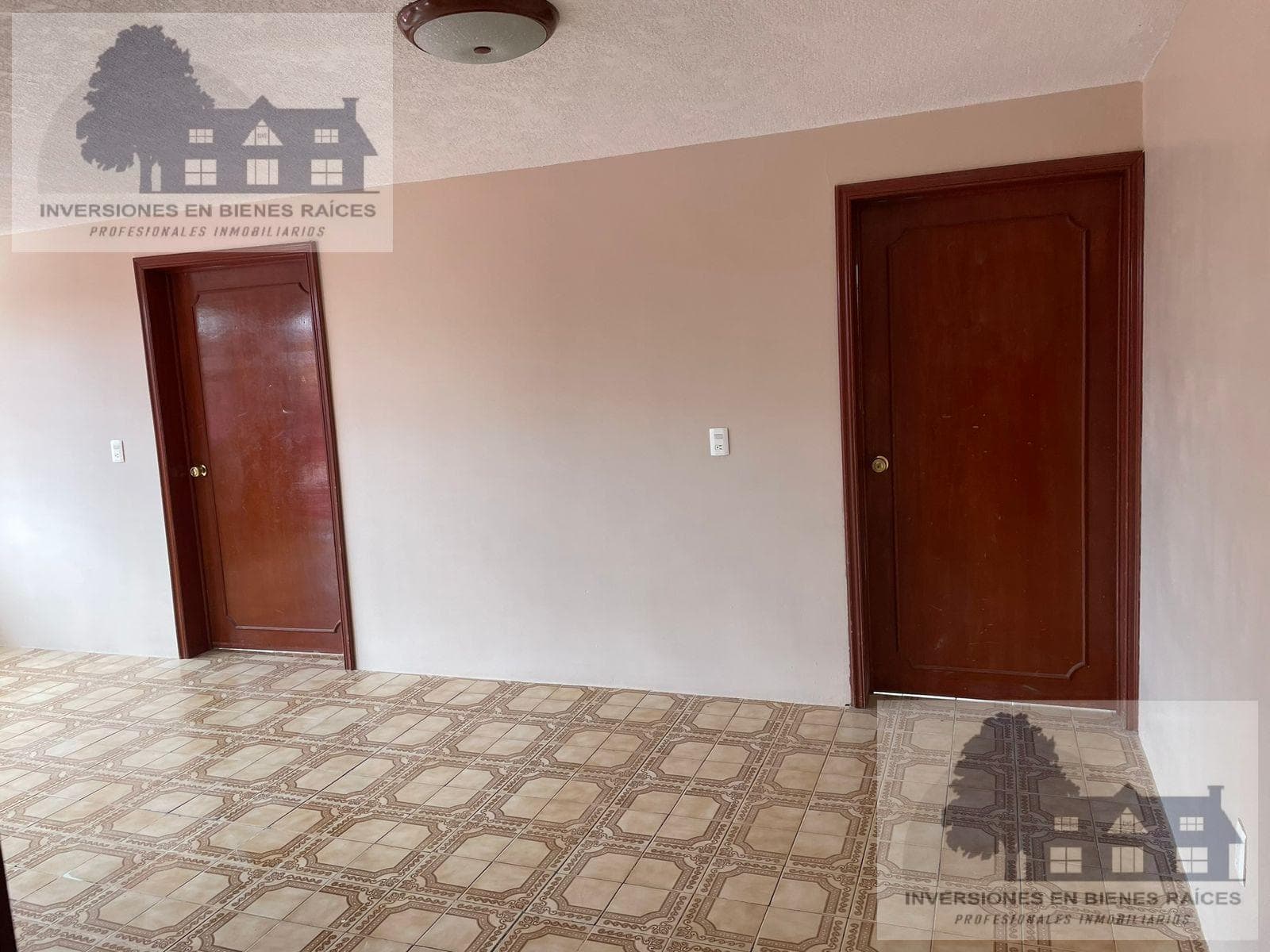 House for Sale Very Close to Av. Adolfo López Mateos, 5 Minutes from Ciudad Universitaria Toluca