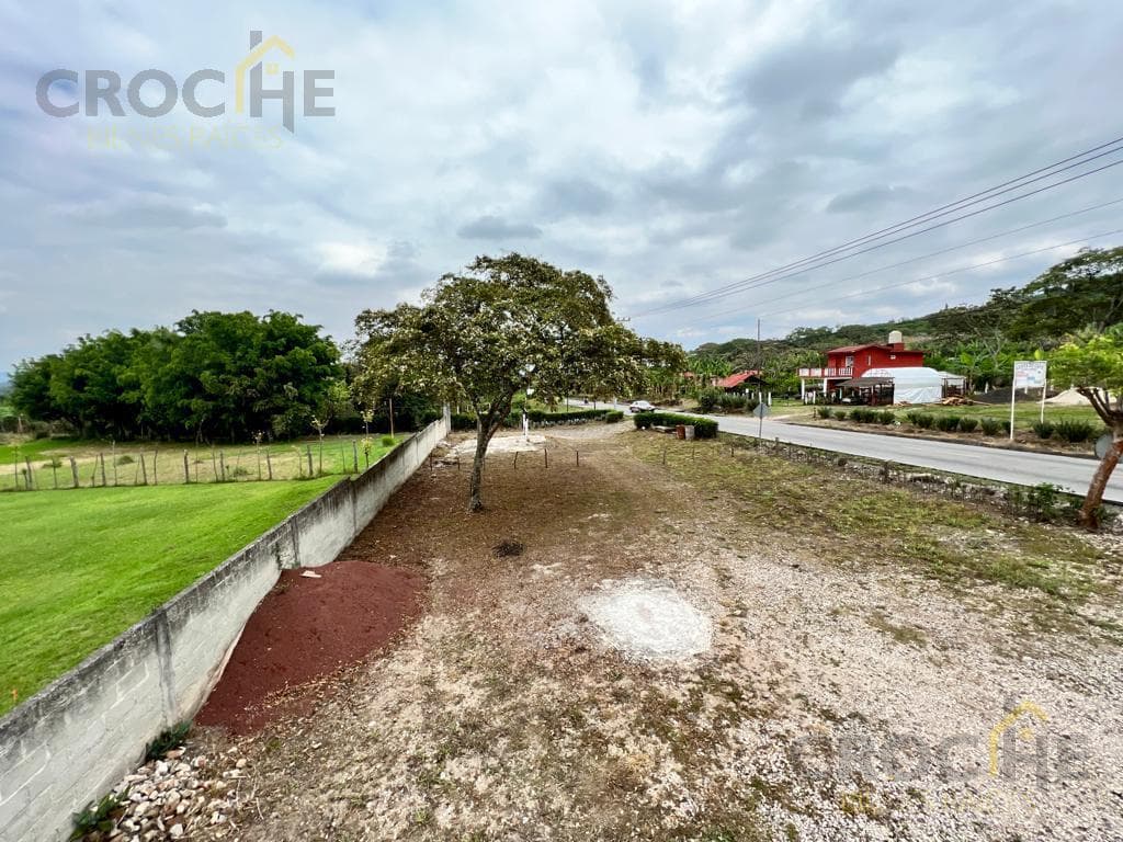 Commercial property for rent in Xico. See the Restaurants section.