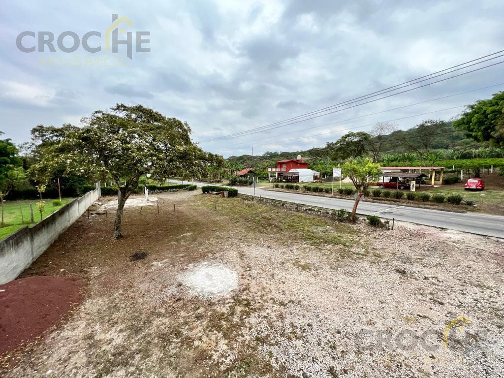 Commercial property for rent in Xico. See the Restaurants section.