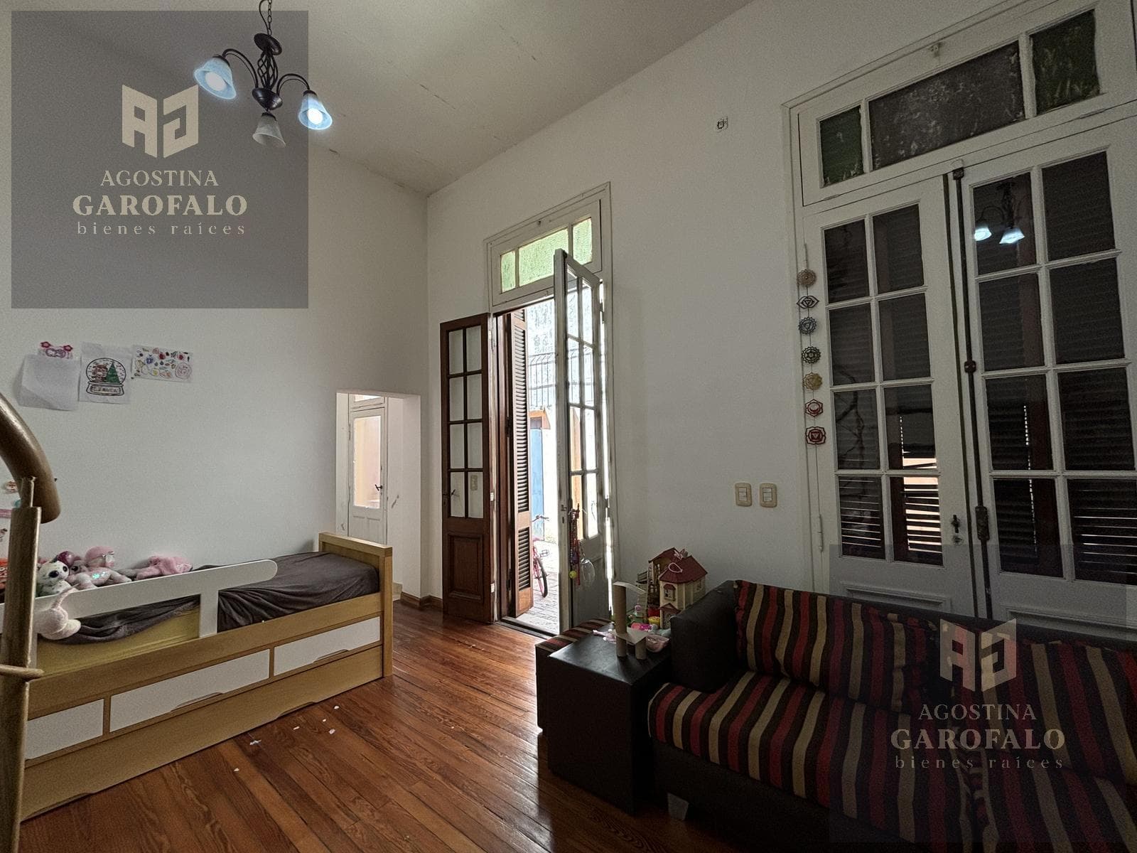 PRICE REDUCED. 3-room duplex for sale with a patio and terrace in San Cristóbal; bright; no maintenance fees