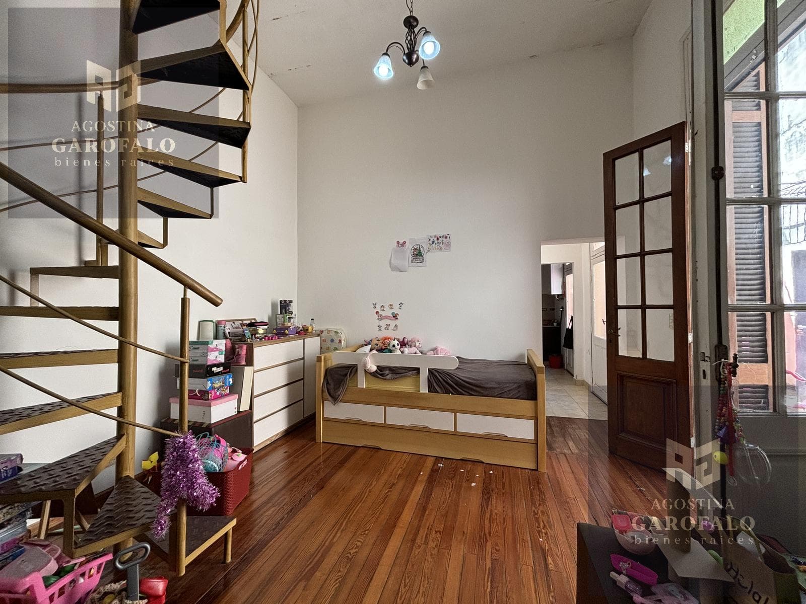 PRICE REDUCED. 3-room duplex for sale with a patio and terrace in San Cristóbal; bright; no maintenance fees