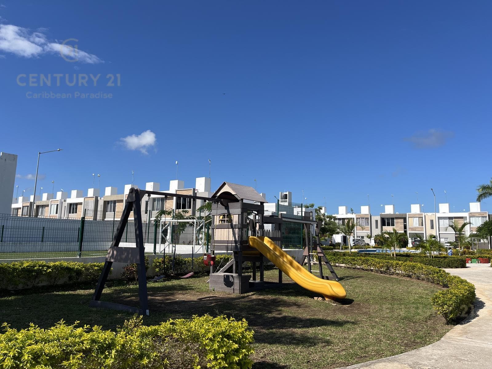 House for Annual Rent in Porto Alto Residencial, Playa del Carmen P4283