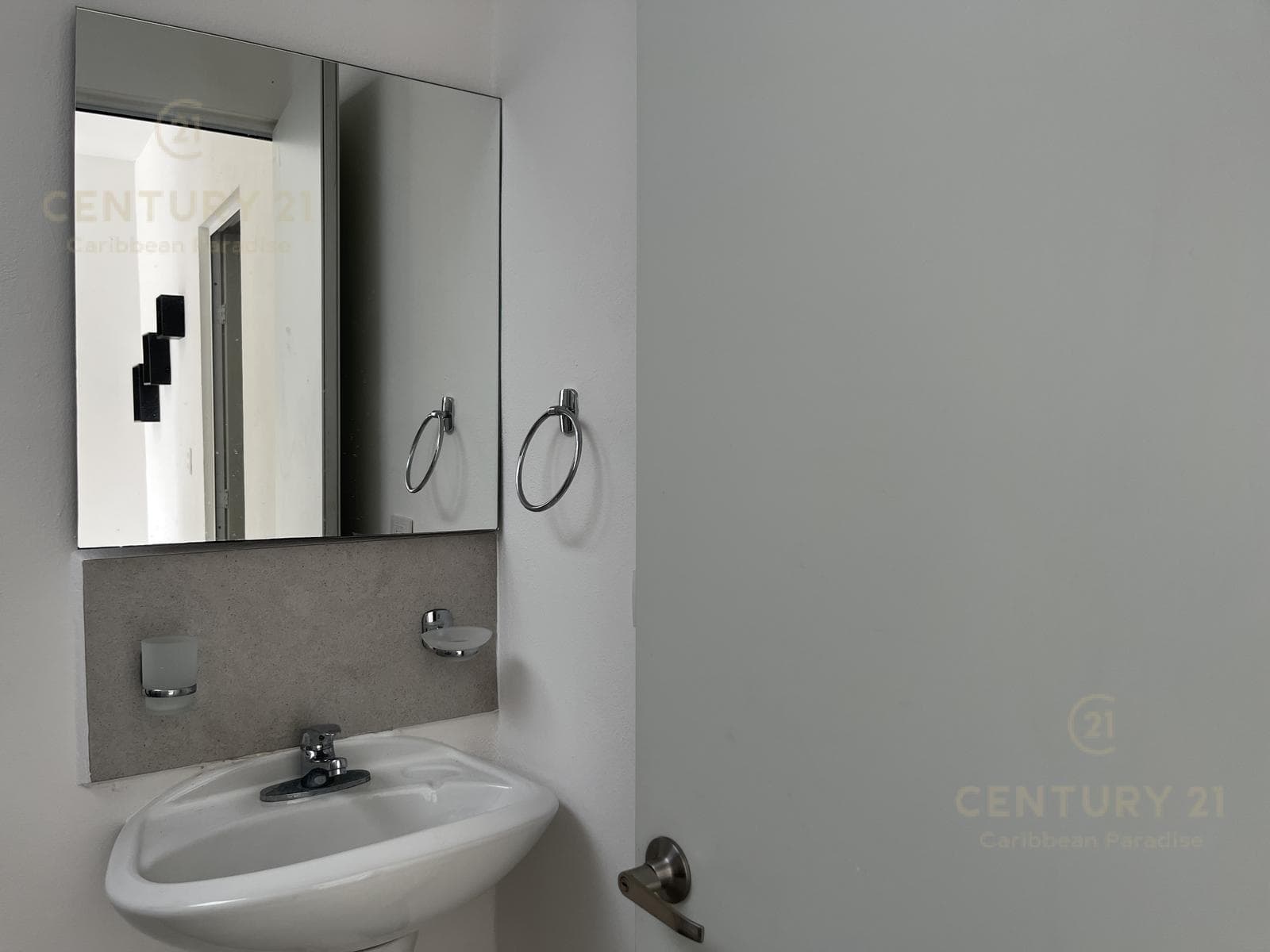 House for Annual Rent in Porto Alto Residencial, Playa del Carmen P4283