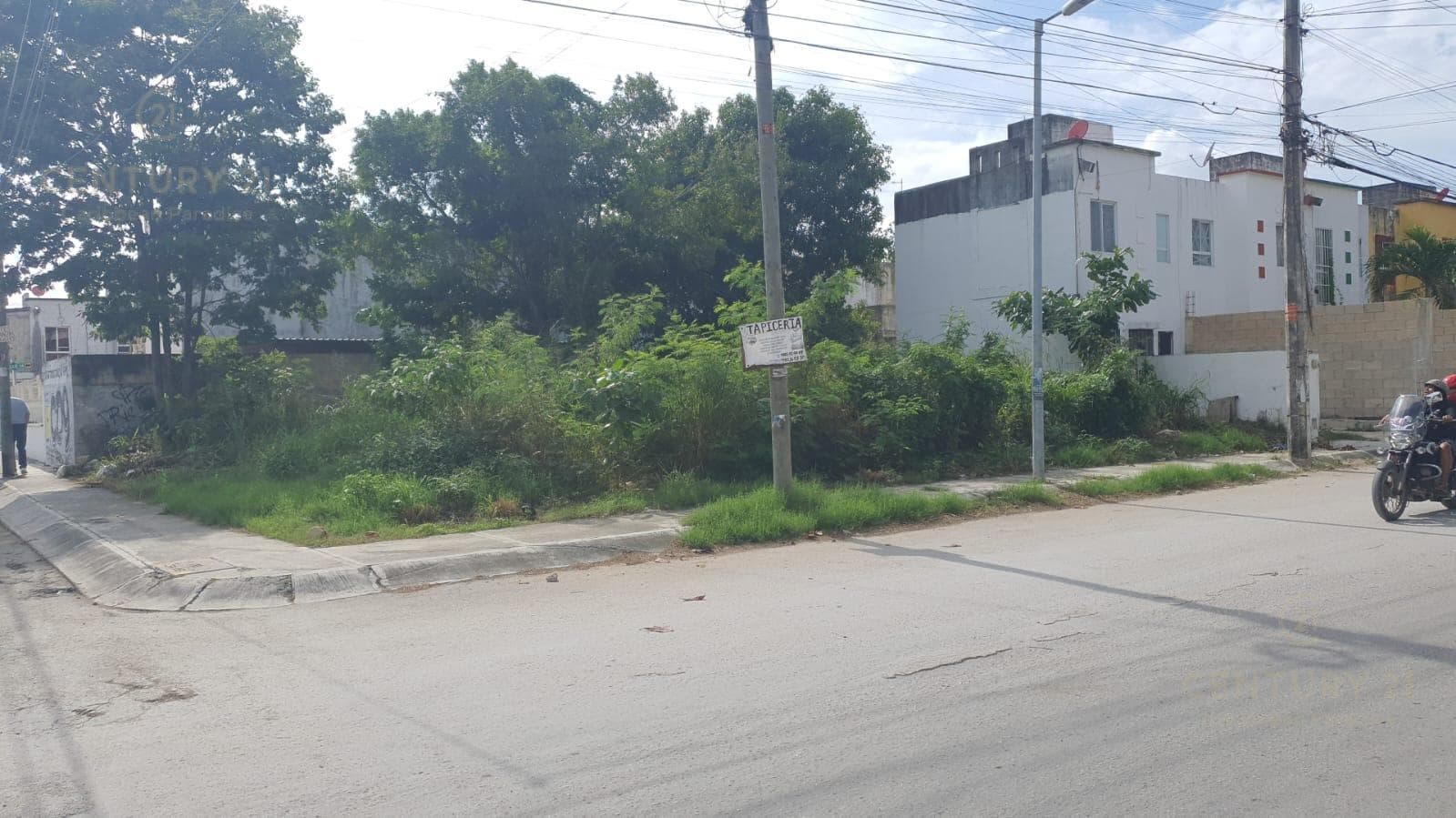 Lot for Sale on the corner of Niños Heroes Ave. and 137th Ave., Monte Real Subdivision, C3943