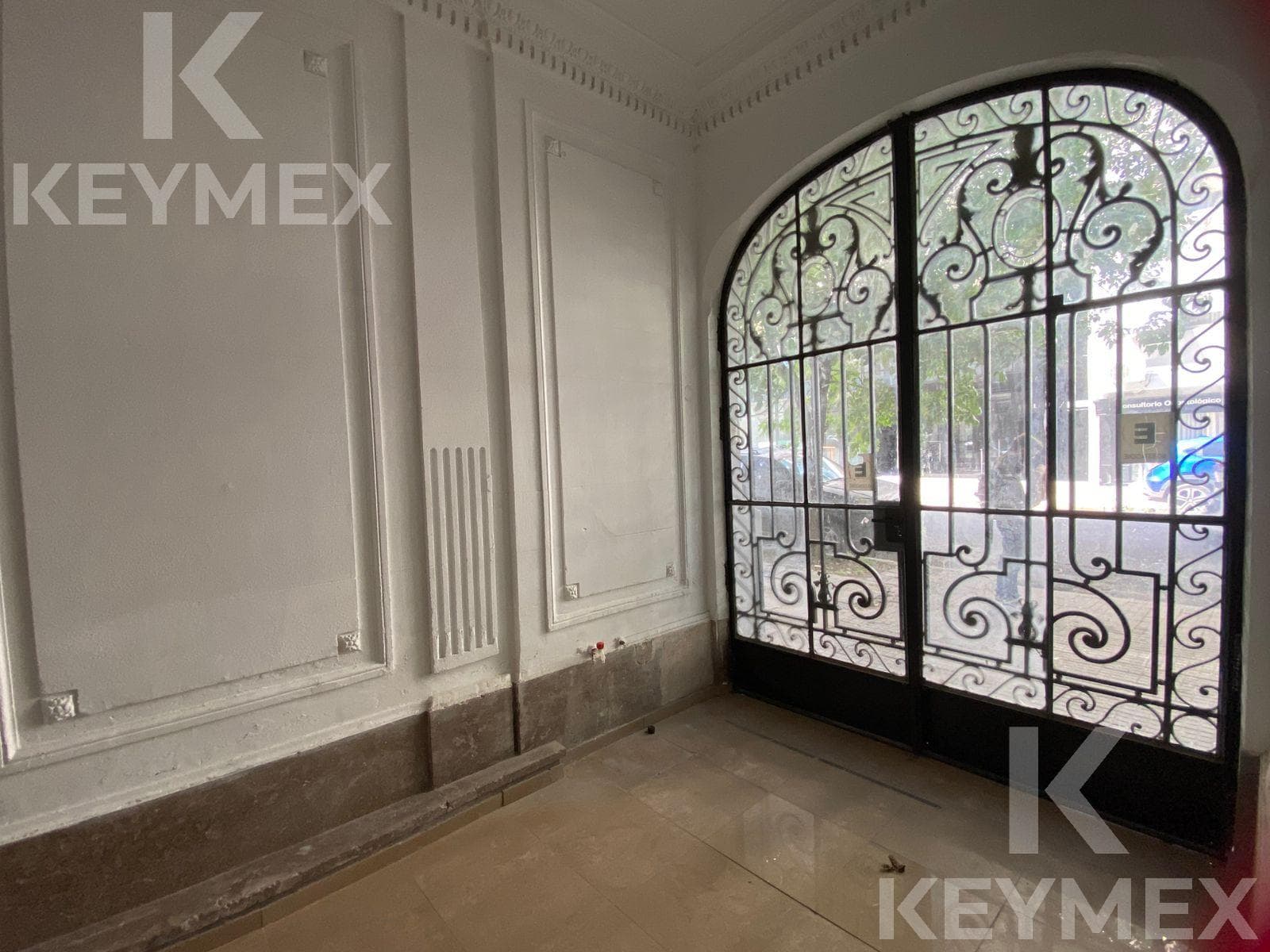 Studio Apartment for Rent in the University District