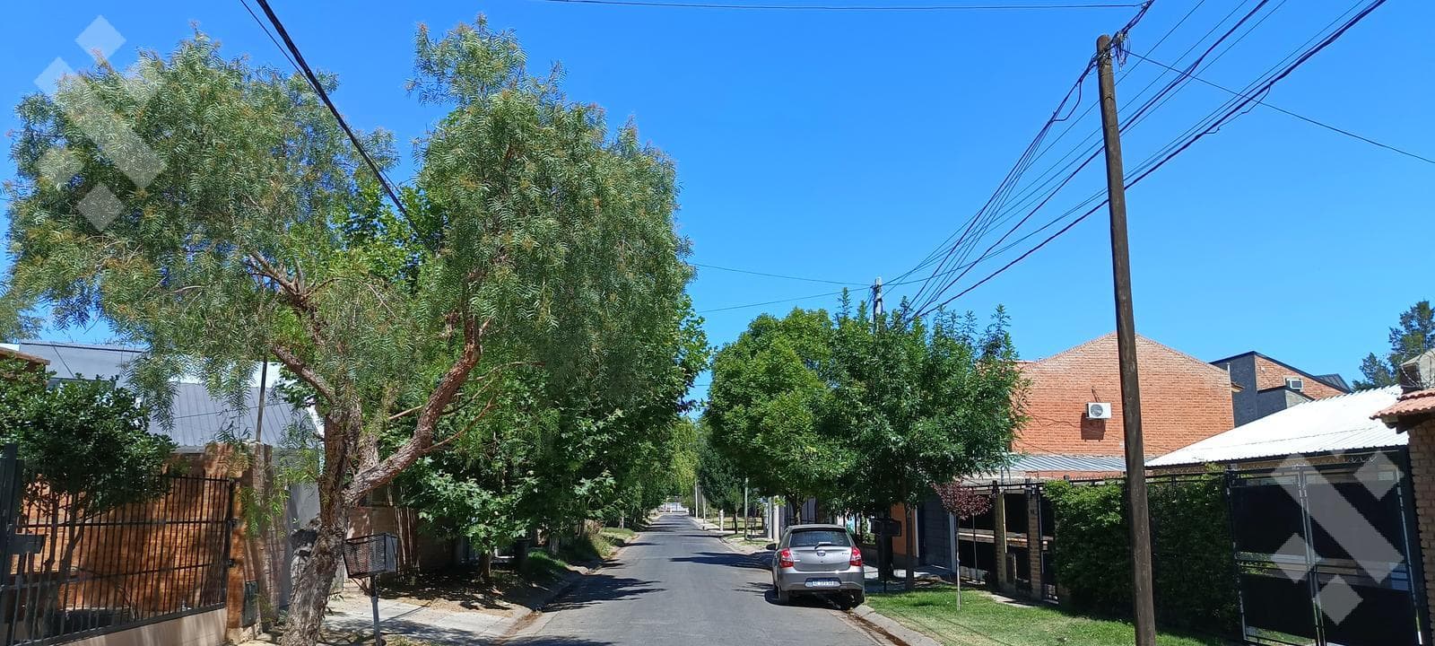 For Sale: Executive-Level House, 3 Bedrooms - Pool - Jardines Del Rey Neighborhood - Neuquén