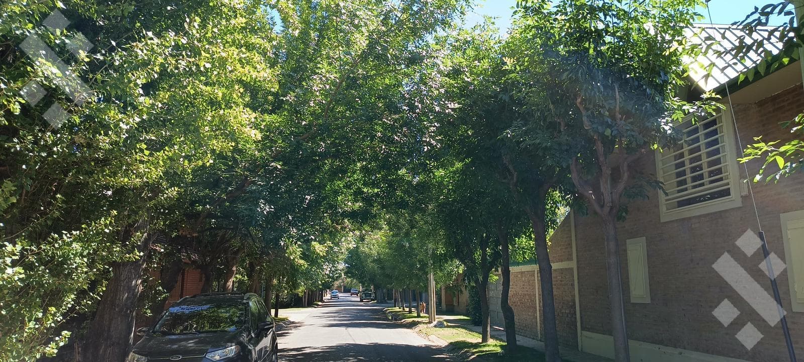 For Sale: Executive-Level House, 3 Bedrooms - Pool - Jardines Del Rey Neighborhood - Neuquén