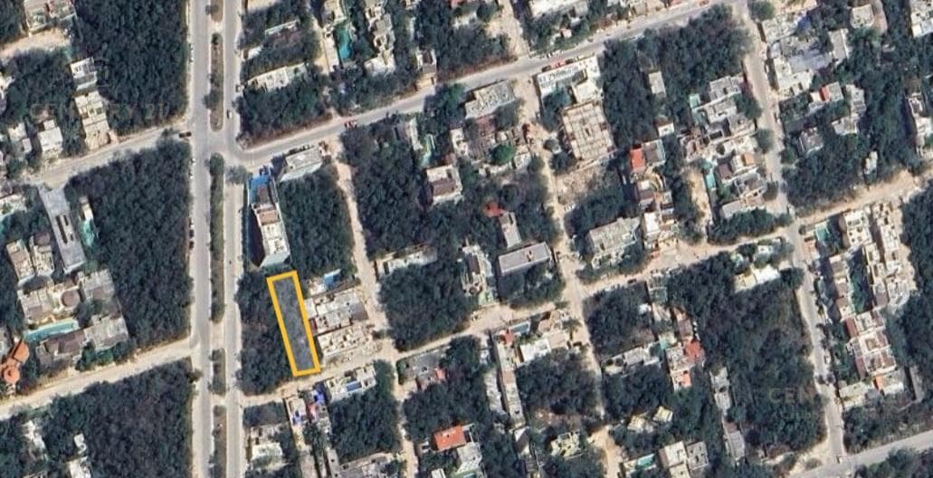 Lot for sale in La Veleta, just steps from 5th Avenue and 7th Street South, Tulum P4293
