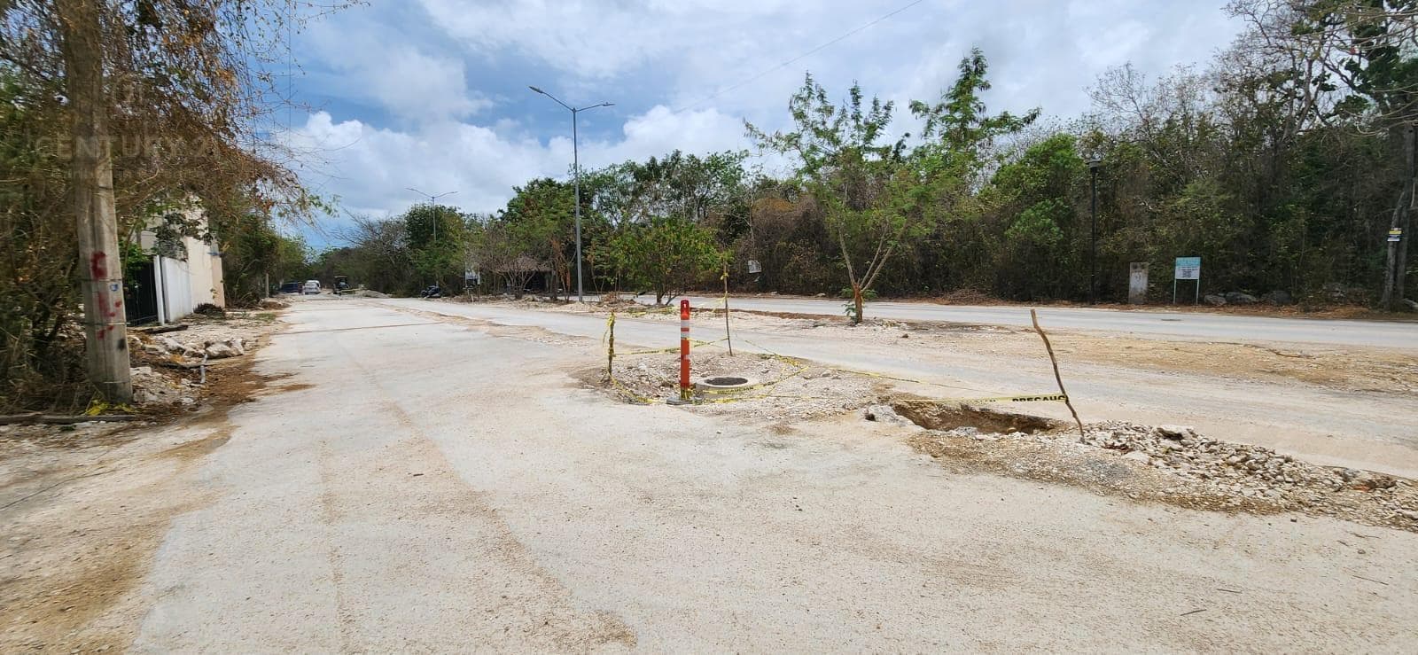 Lot for sale in La Veleta, just steps from 5th Avenue and 7th Street South, Tulum P4293