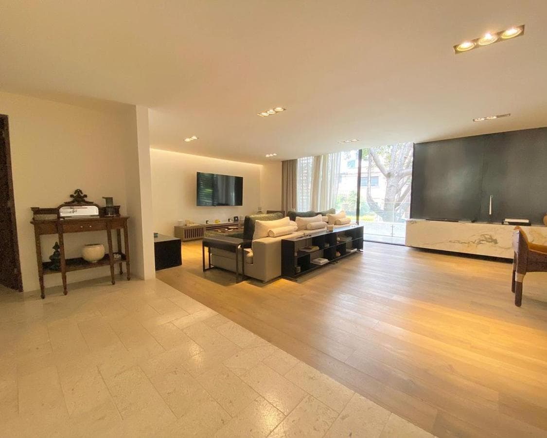 APARTMENT FOR SALE IN THE POLANCO AREA