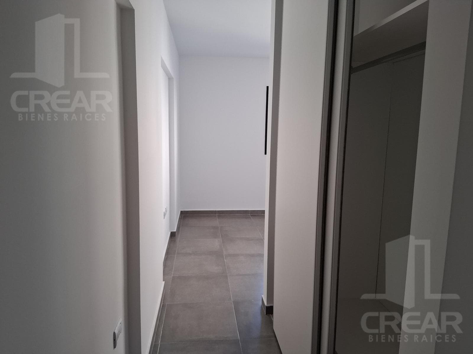 1-bedroom apartment with a balcony and a grill. Parking space included.