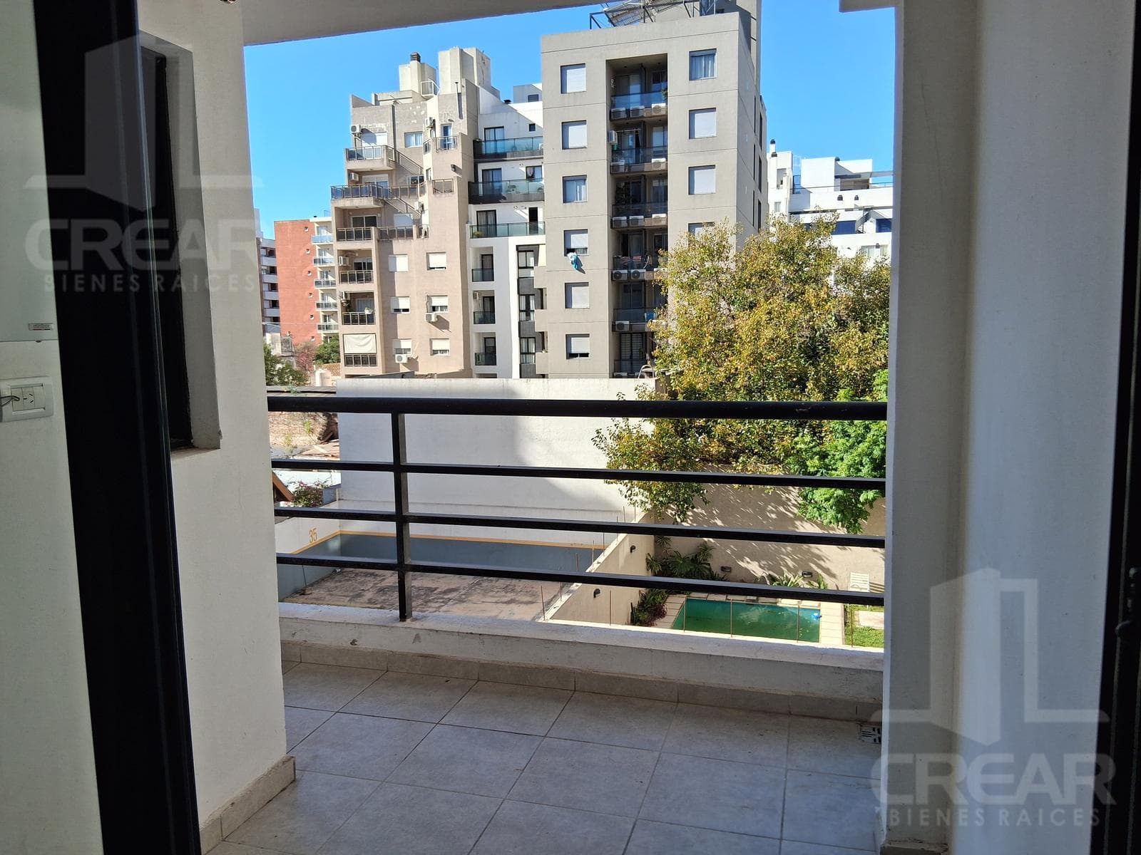 1-bedroom apartment with a balcony and a grill. Parking space included.