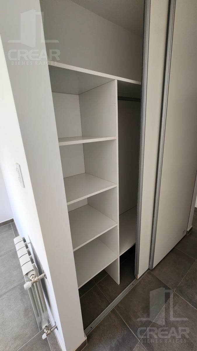 1-bedroom apartment with a balcony and a grill. Parking space included.