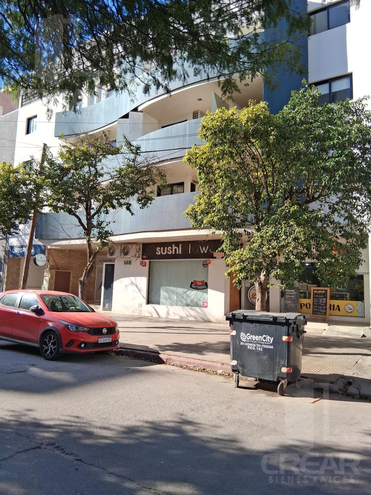 1-bedroom apartment with a balcony and a grill. Parking space included.