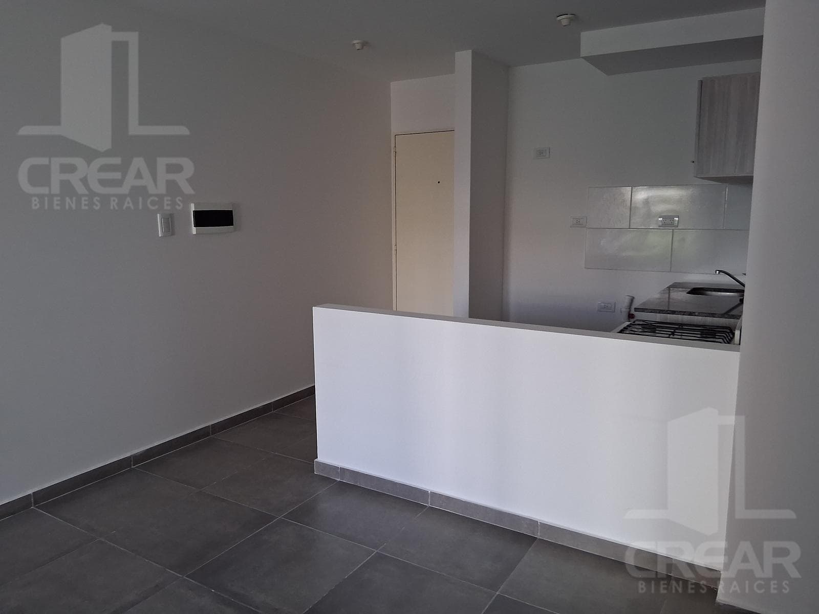 1-bedroom apartment with a balcony and a grill. Parking space included.