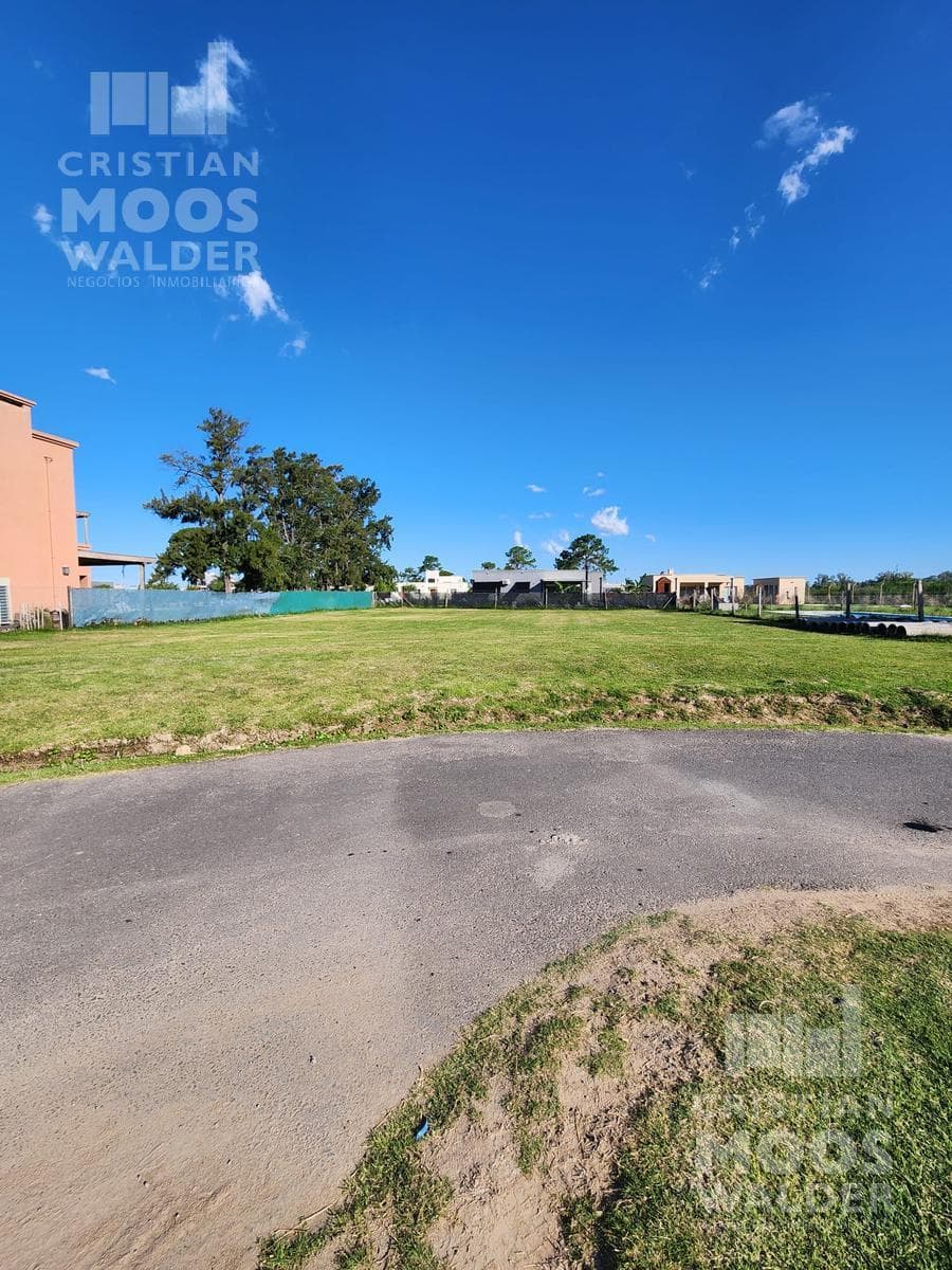 Lot in the El Ensueño Gated Community