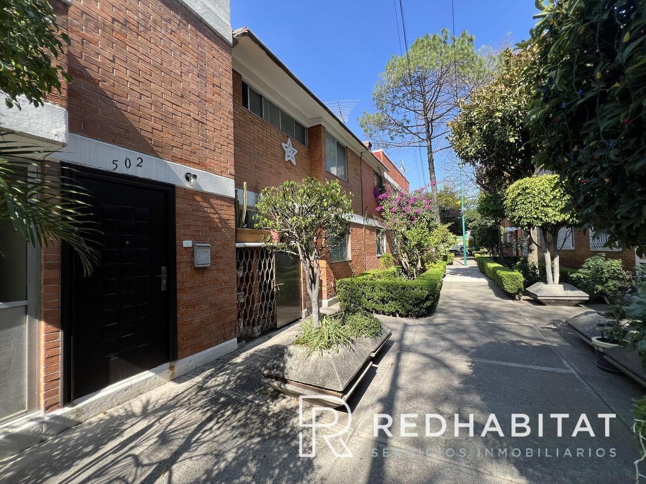 House in a condominium complex at EXHACIENDA COAPA