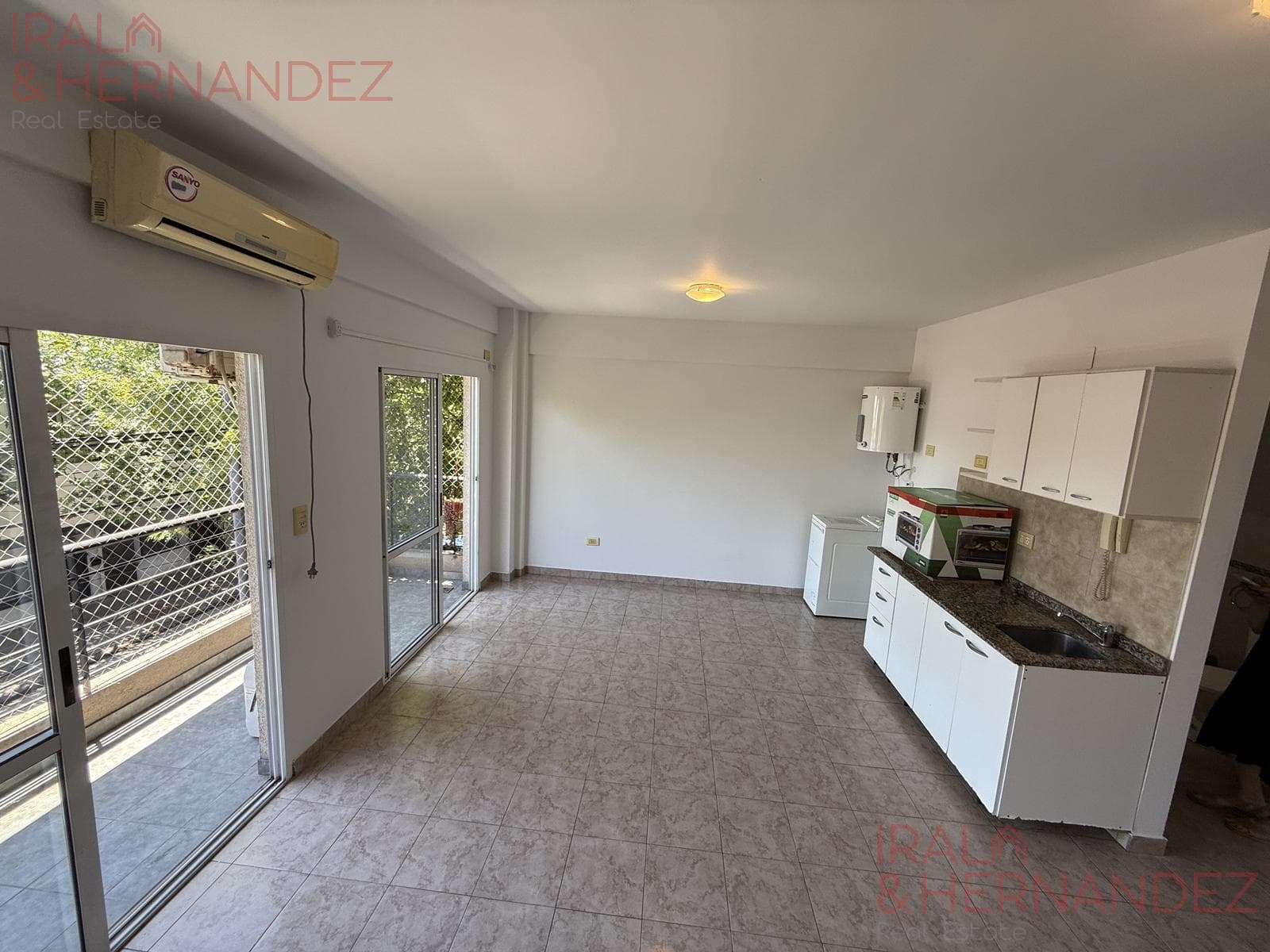 Apartment for rent with a large balcony
