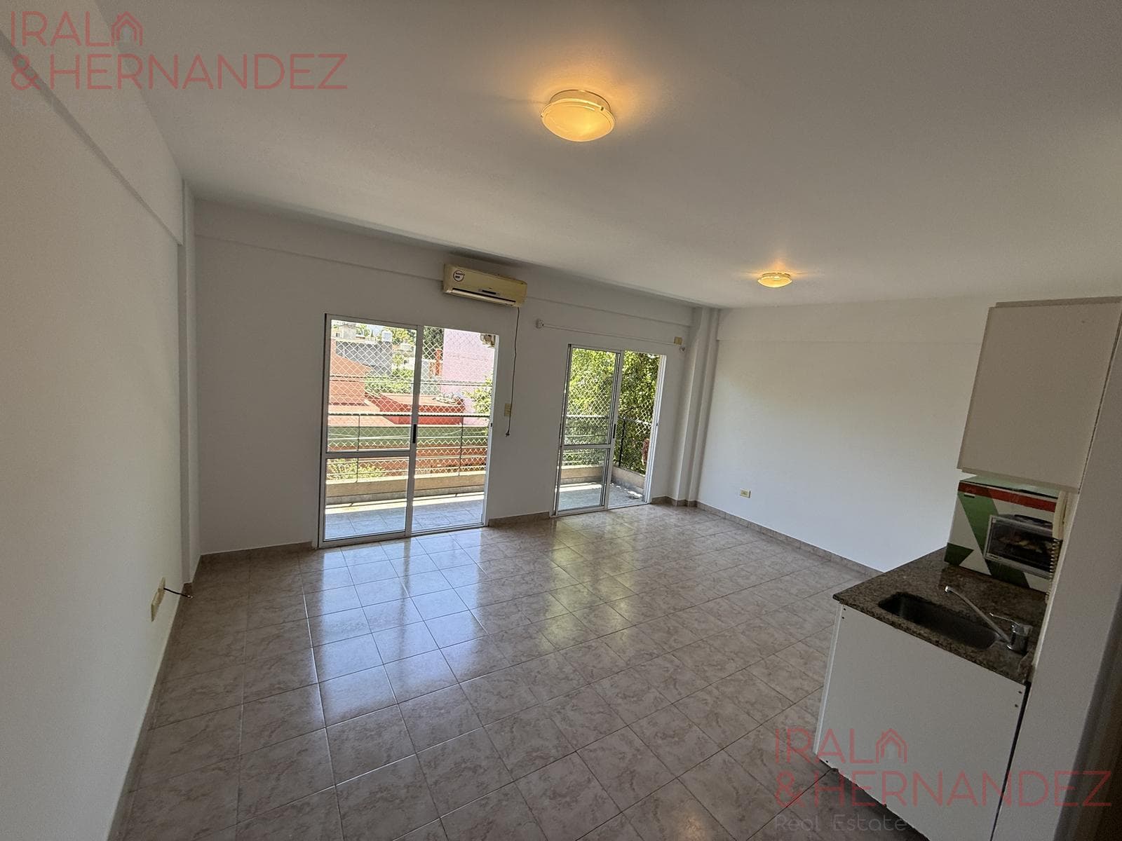 Apartment for rent with a large balcony