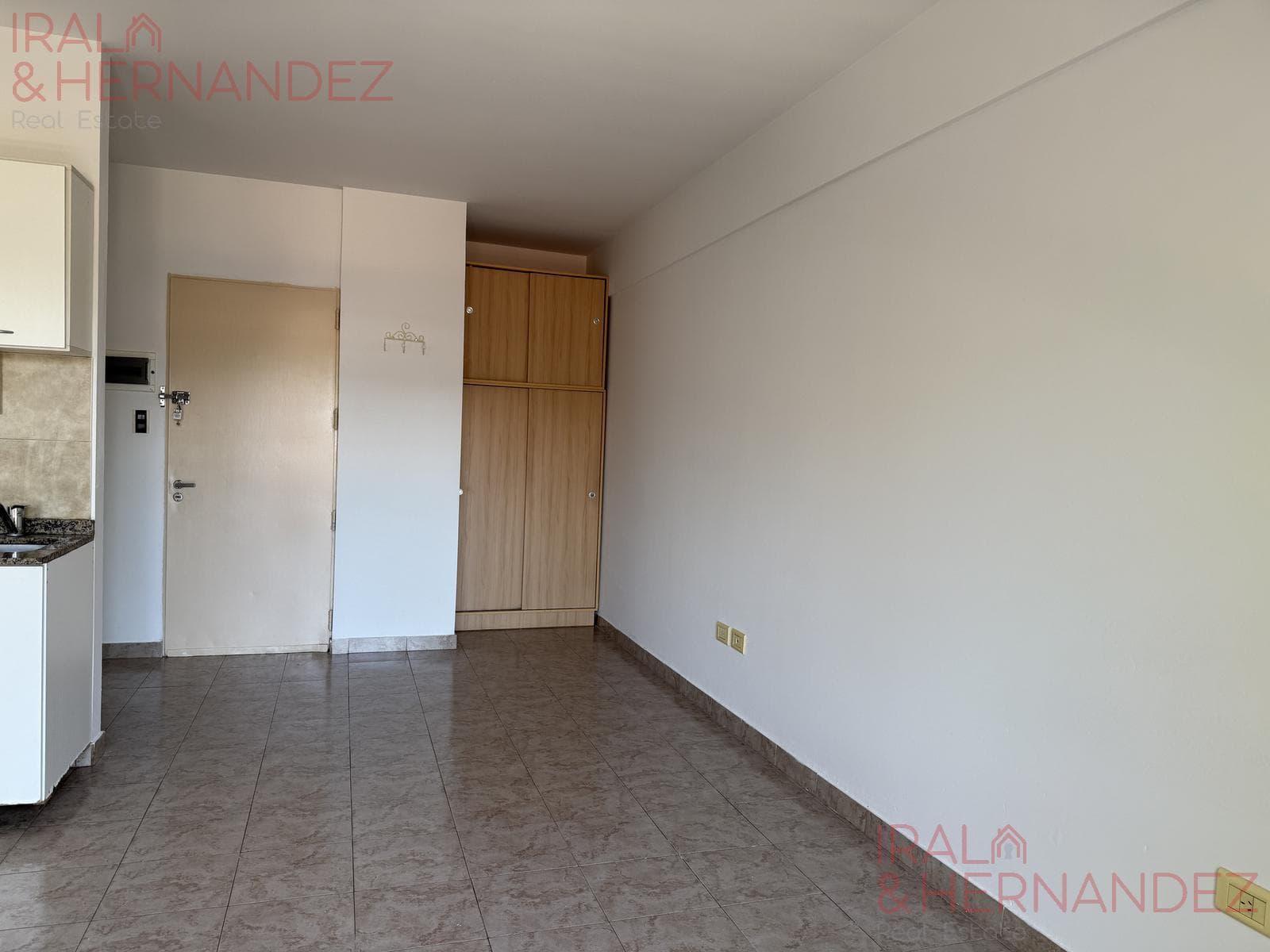 Apartment for rent with a large balcony
