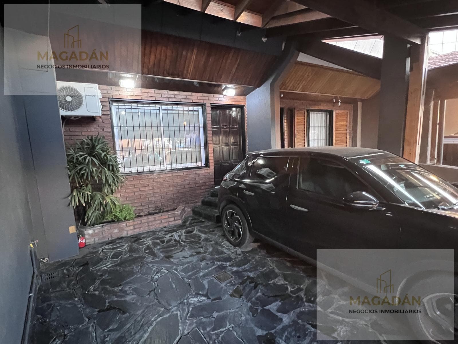 For Sale - 5-room triplex in Villa Sarmiento - Financing Available - Trade-ins Accepted