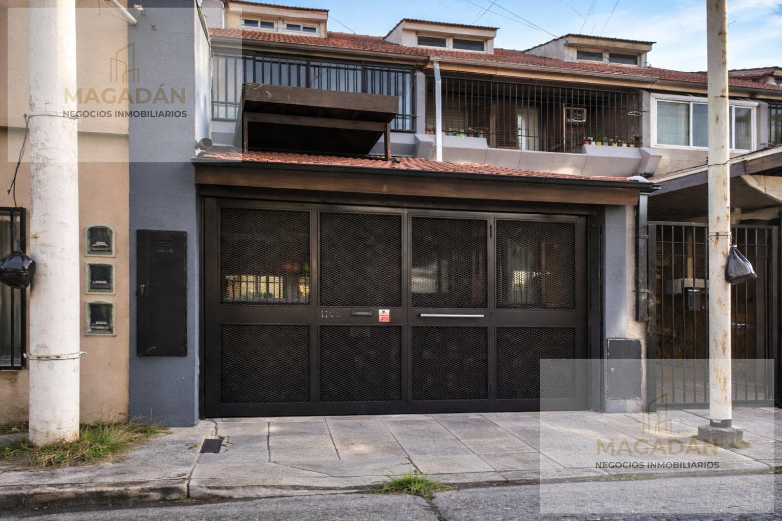 For Sale - 5-room triplex in Villa Sarmiento - Financing Available - Trade-ins Accepted
