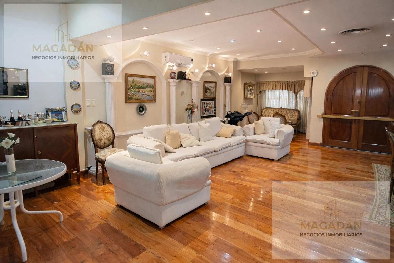 For Sale: 4-room house in Villa Sarmiento—will accept trade—qualifies for financing