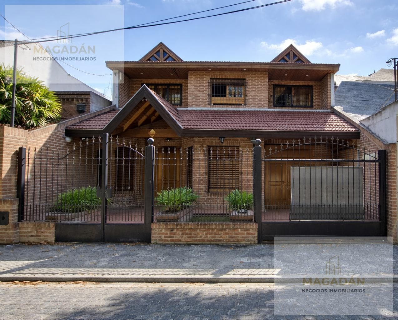 For Sale: 4-room house in Villa Sarmiento—will accept trade—qualifies for financing