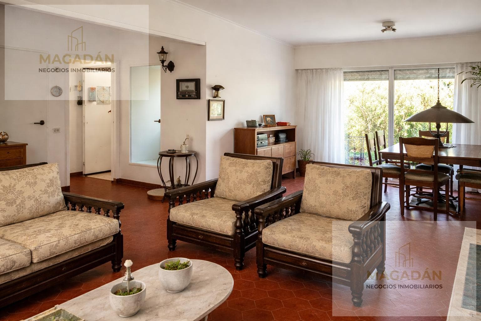 For Sale - 5-room house with garage - on a large lot - Villa Sarmiento - eligible for financing - trade-ins accepted
