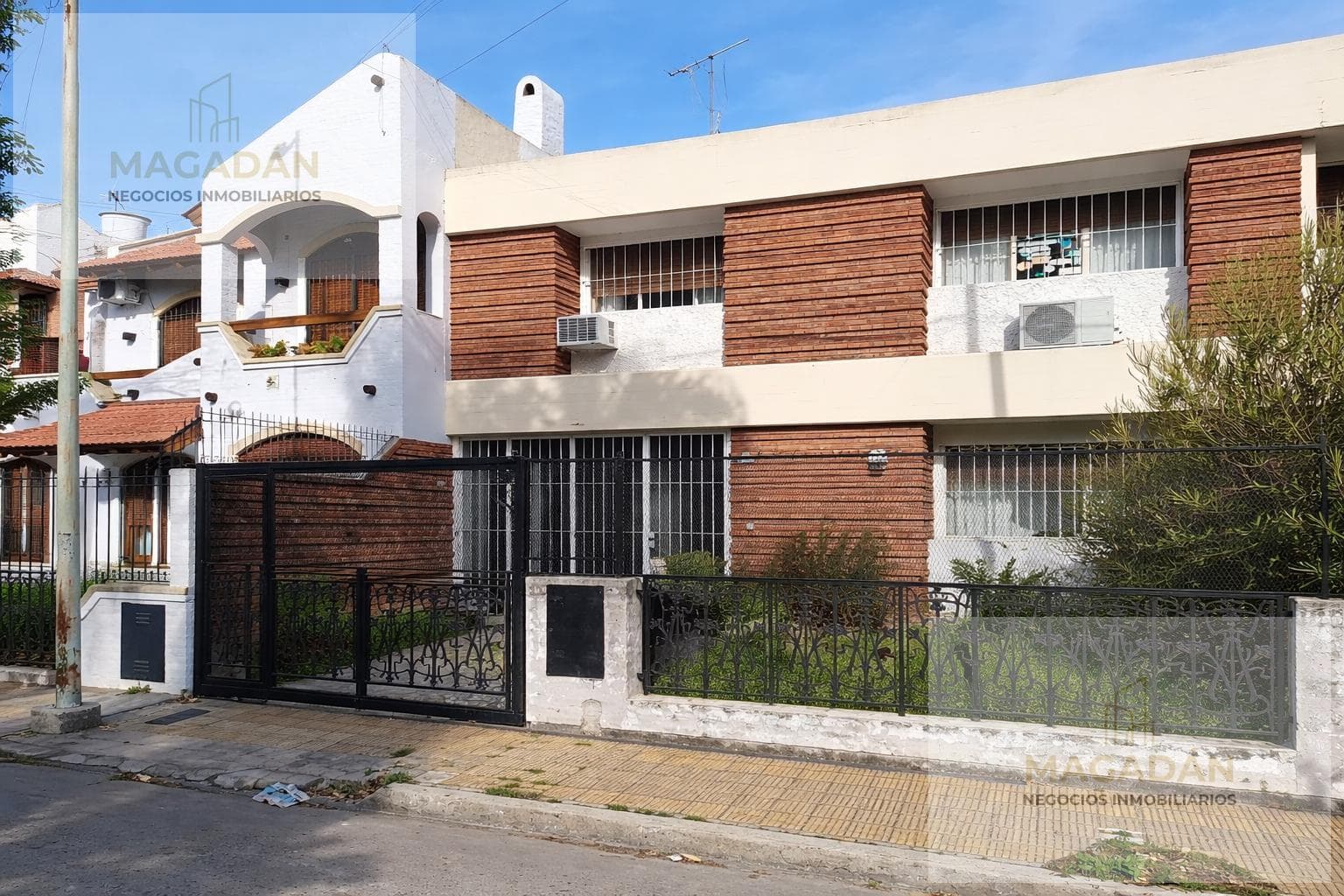 For Sale - 5-room house with garage - on a large lot - Villa Sarmiento - eligible for financing - trade-ins accepted