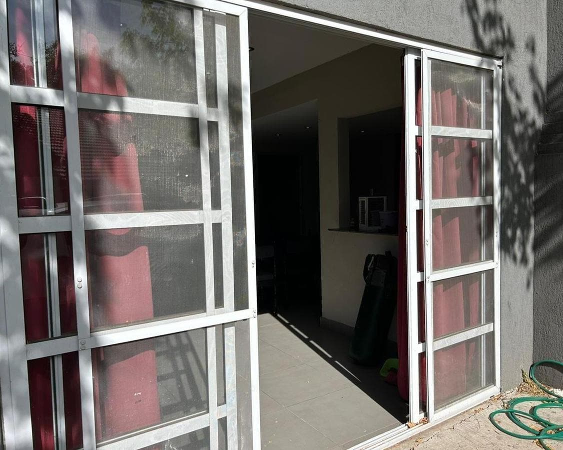 For Sale - 4-room house with garage and barbecue area—Moreno—will accept trade