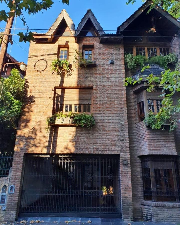 FOR SALE—6-Room House WITH GARAGE—Ramos Mejia—QUALIFIES FOR MORTGAGE—TRADE-INS ACCEPTED