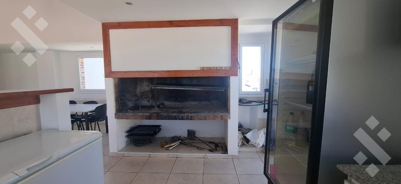 3-bedroom apartment for rent. General area: Ameghino 1500, Neuquén