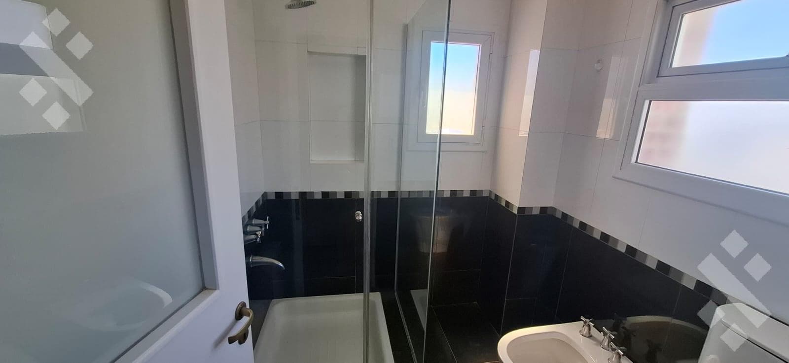 3-bedroom apartment for rent. General area: Ameghino 1500, Neuquén