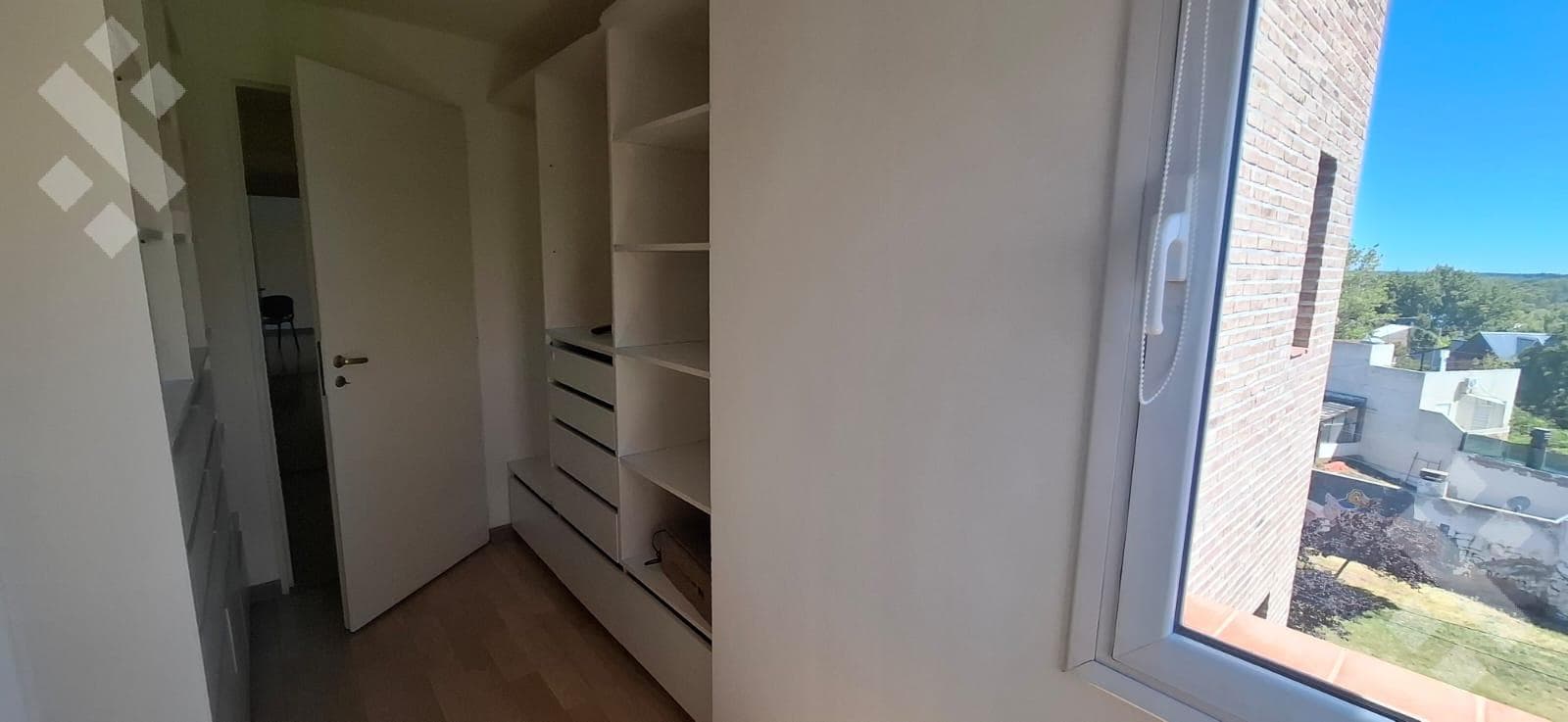 3-bedroom apartment for rent. General area: Ameghino 1500, Neuquén