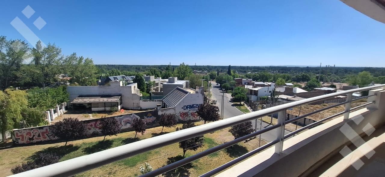 3-bedroom apartment for rent. General area: Ameghino 1500, Neuquén
