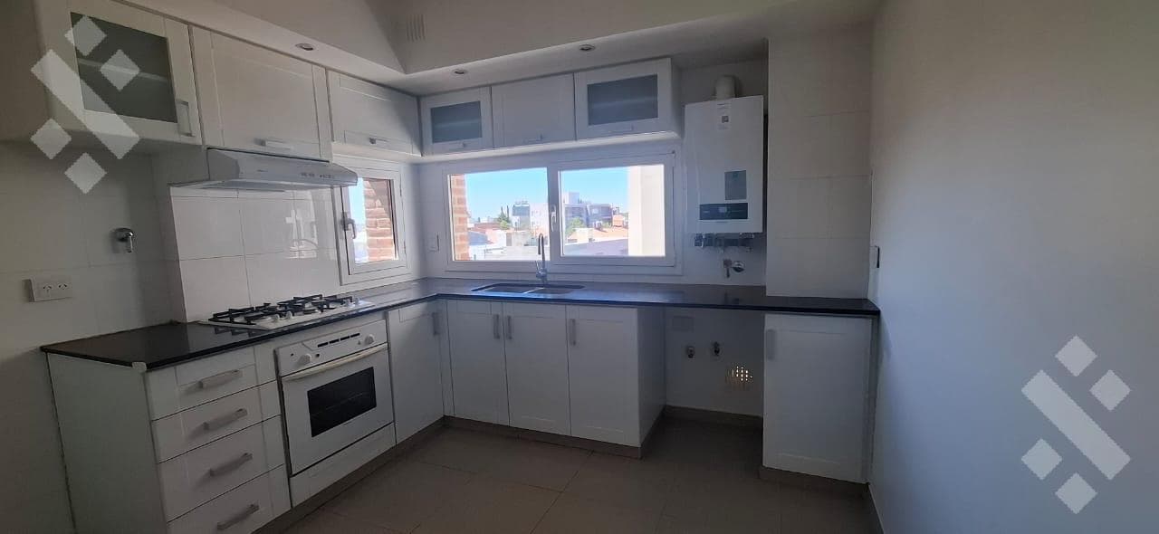 3-bedroom apartment for rent. General area: Ameghino 1500, Neuquén