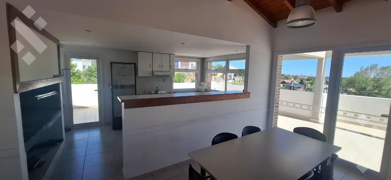 3-bedroom apartment for rent. General area: Ameghino 1500, Neuquén