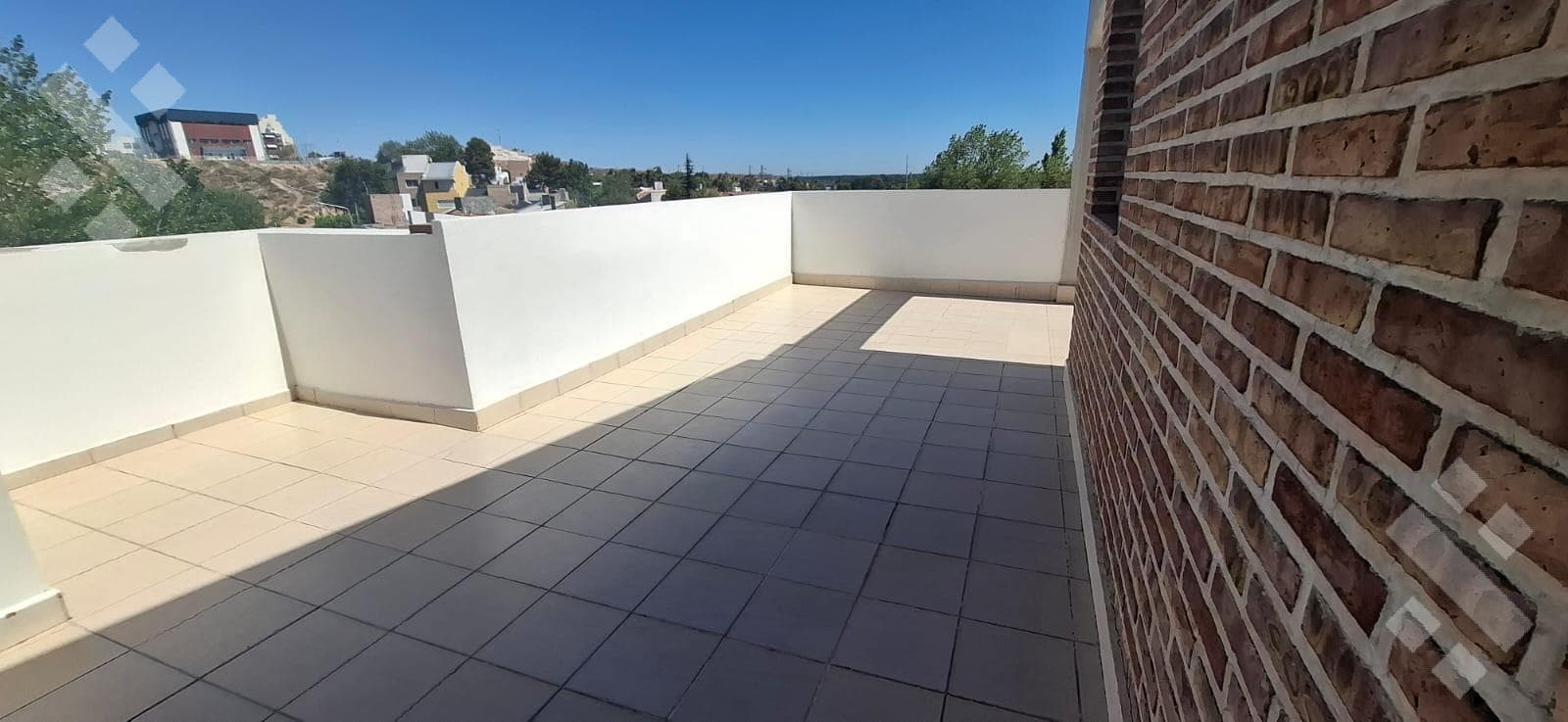 3-bedroom apartment for rent. General area: Ameghino 1500, Neuquén