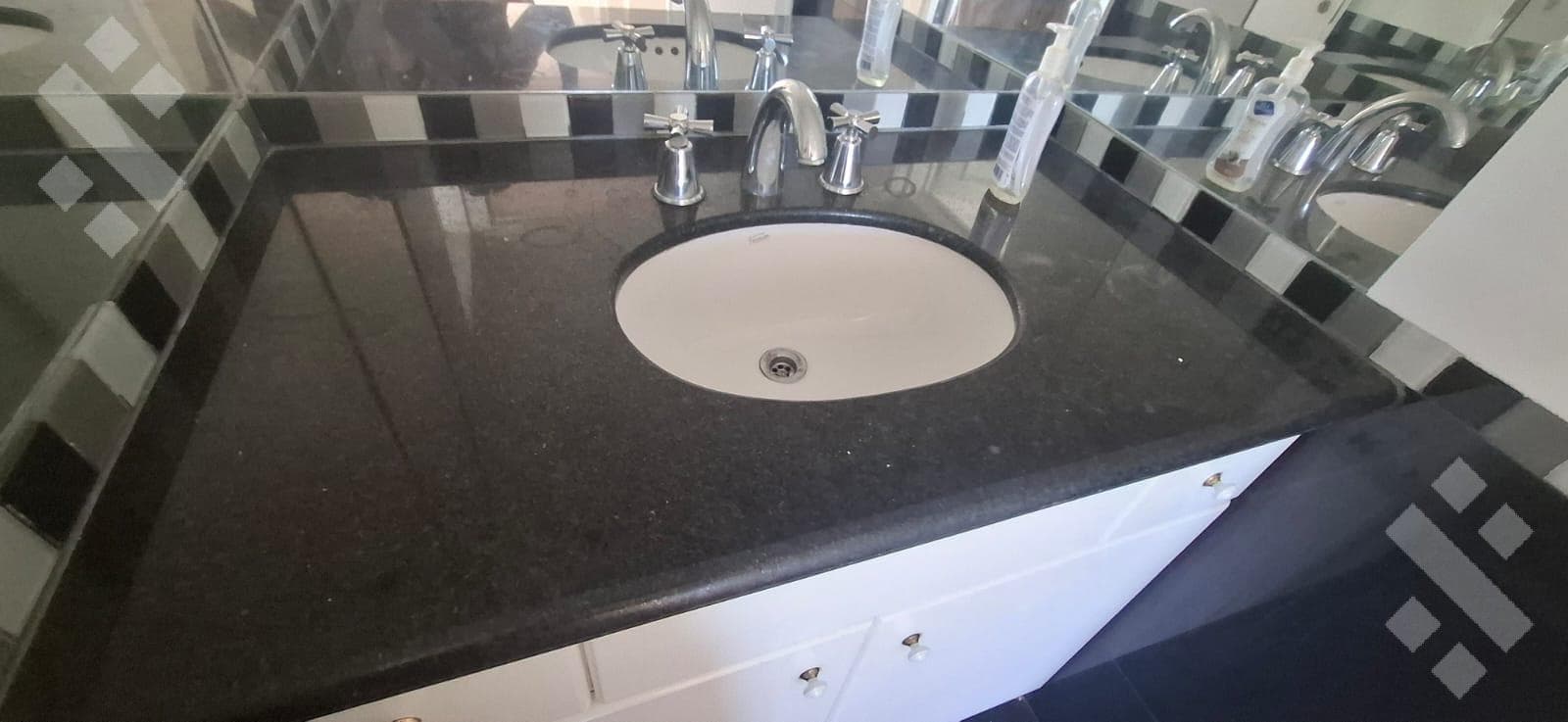 3-bedroom apartment for rent. General area: Ameghino 1500, Neuquén