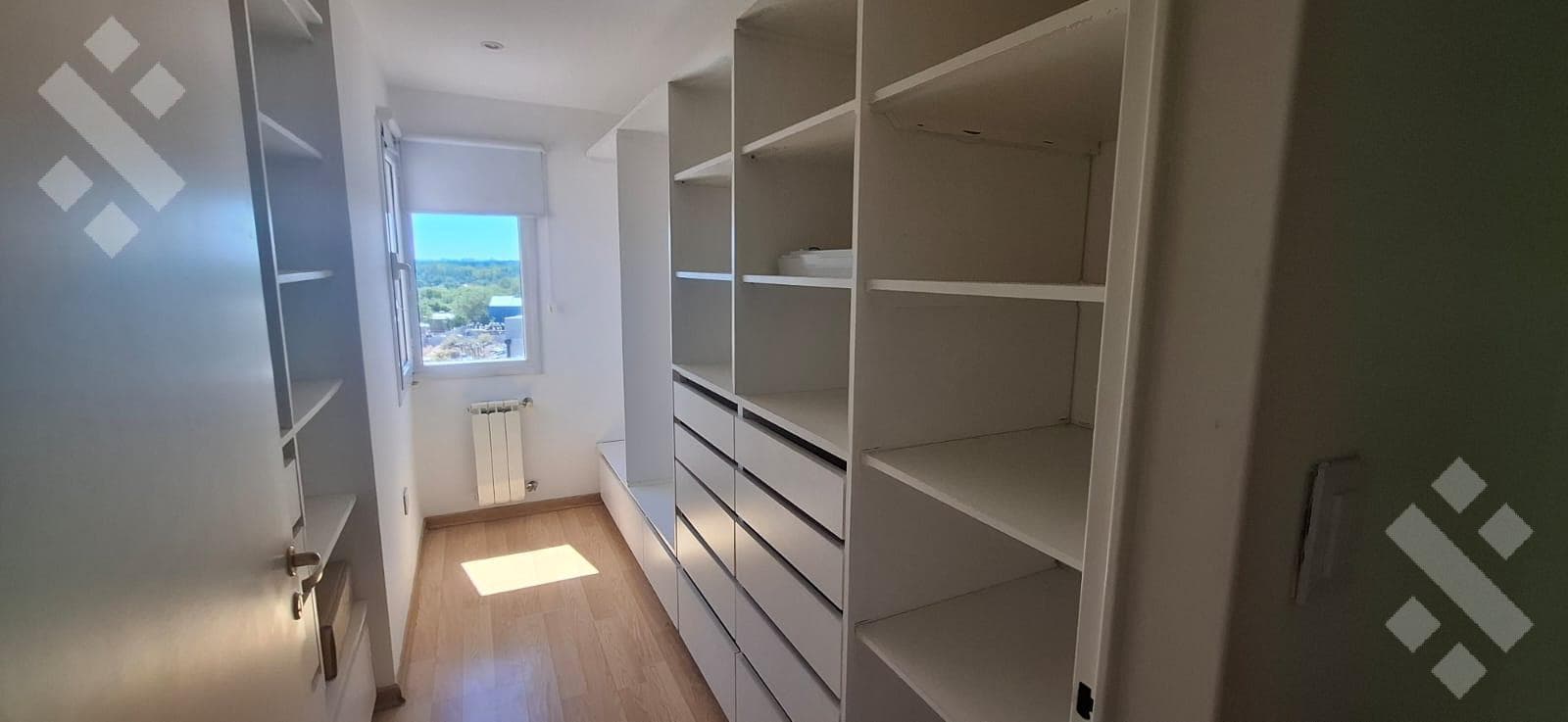 3-bedroom apartment for rent. General area: Ameghino 1500, Neuquén