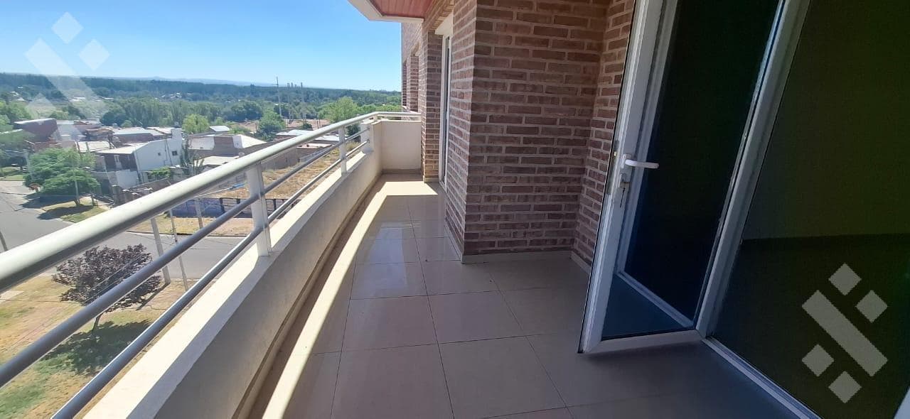 3-bedroom apartment for rent. General area: Ameghino 1500, Neuquén