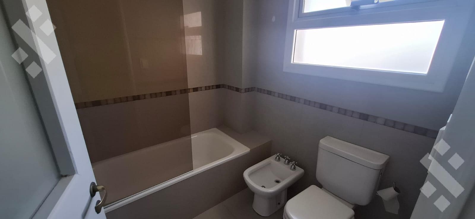 3-bedroom apartment for rent. General area: Ameghino 1500, Neuquén