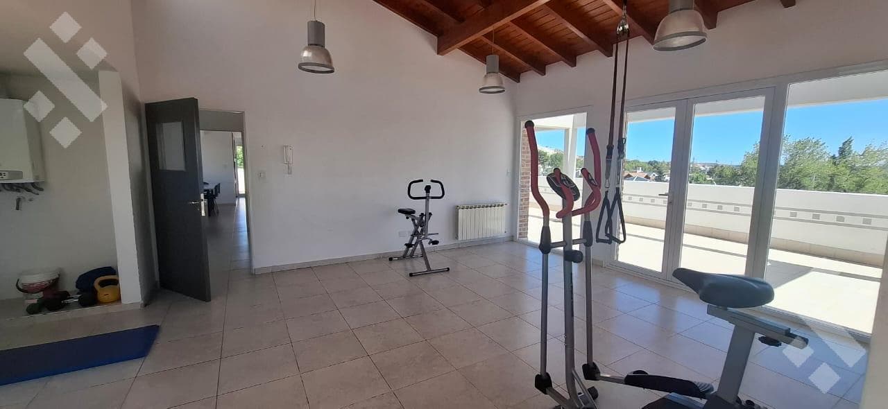 3-bedroom apartment for rent. General area: Ameghino 1500, Neuquén